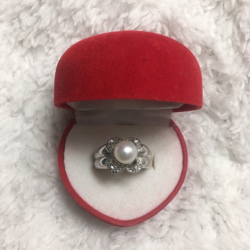 925 Silver Rhodium Egg Shape Pearl Ring Size 7